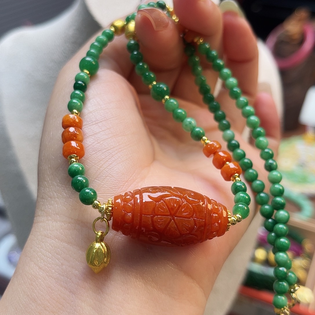 翡翠未镶嵌项链炸