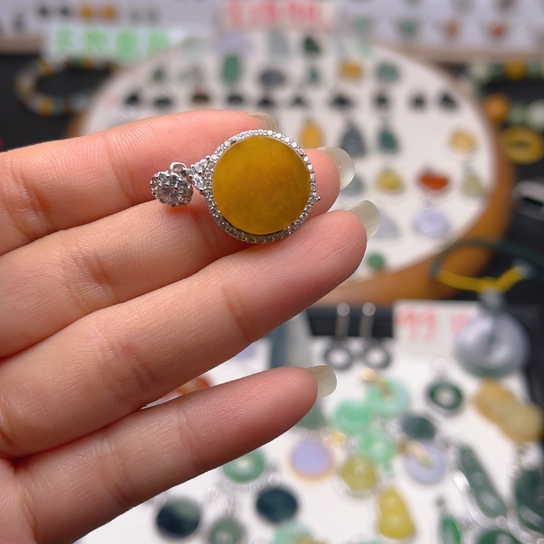 【闪购商品】翡翠颈饰银S925镶嵌张*力吊坠