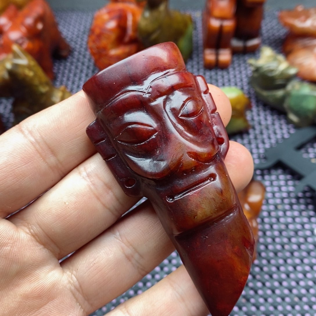 蛇纹石玉颈饰未镶嵌