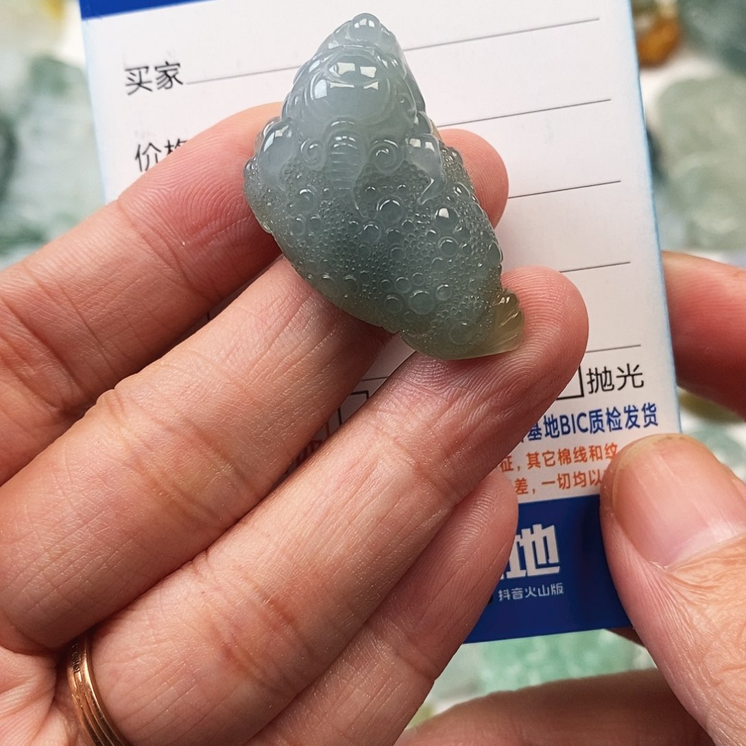 翡翠未镶嵌颈饰金蟾