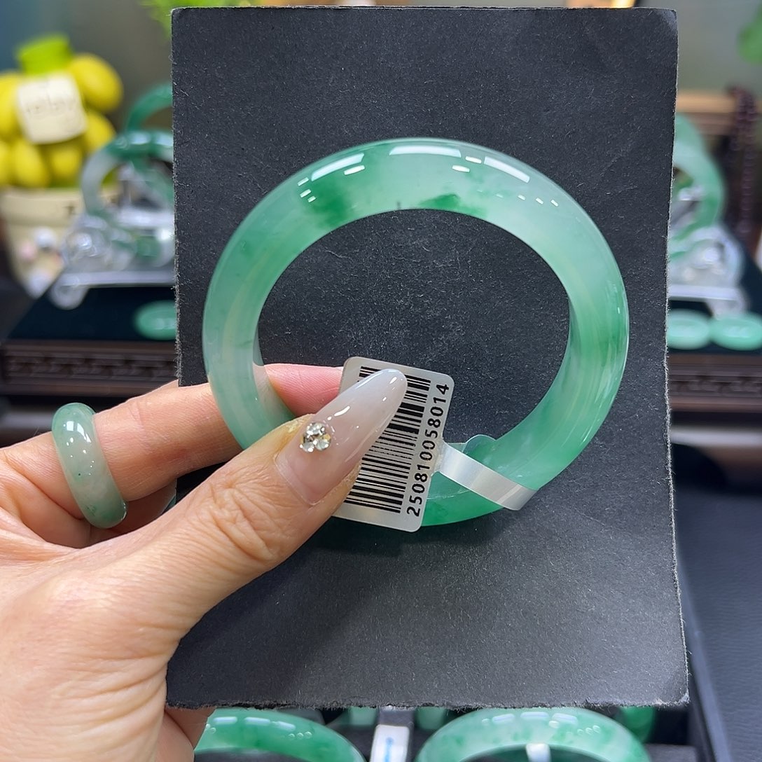 石英质玉（非洲翠）未镶嵌手镯56-57