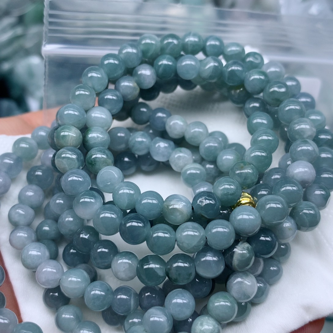 颈饰足铂镶嵌翡翠翡翠