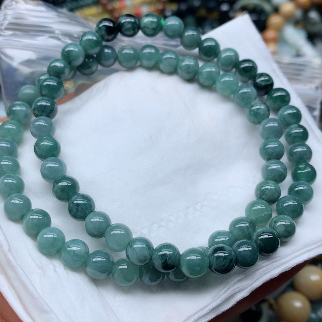 翡翠颈饰未镶嵌珠子