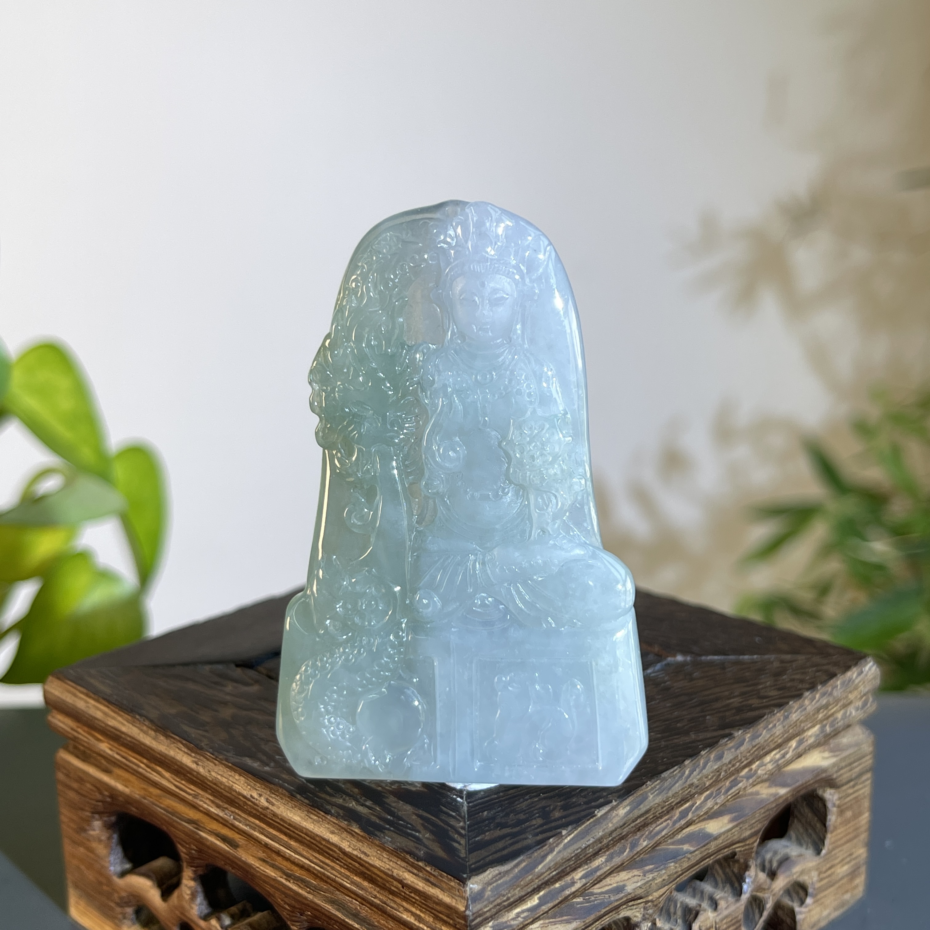 JXW10-52 天然翡翠缅甸A货 御龙观音