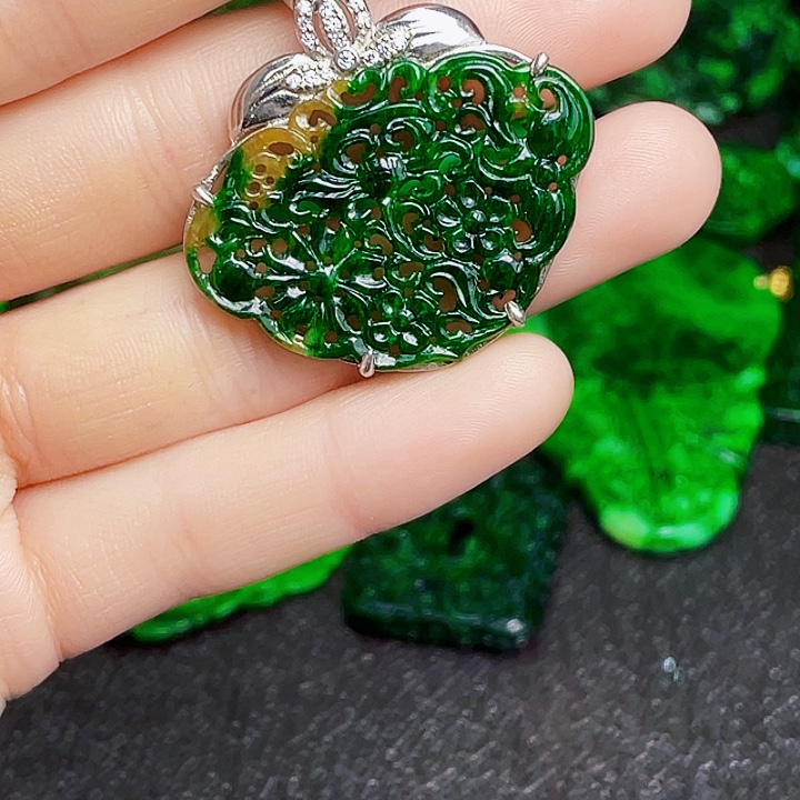 翡翠银S925镶嵌颈饰多样性