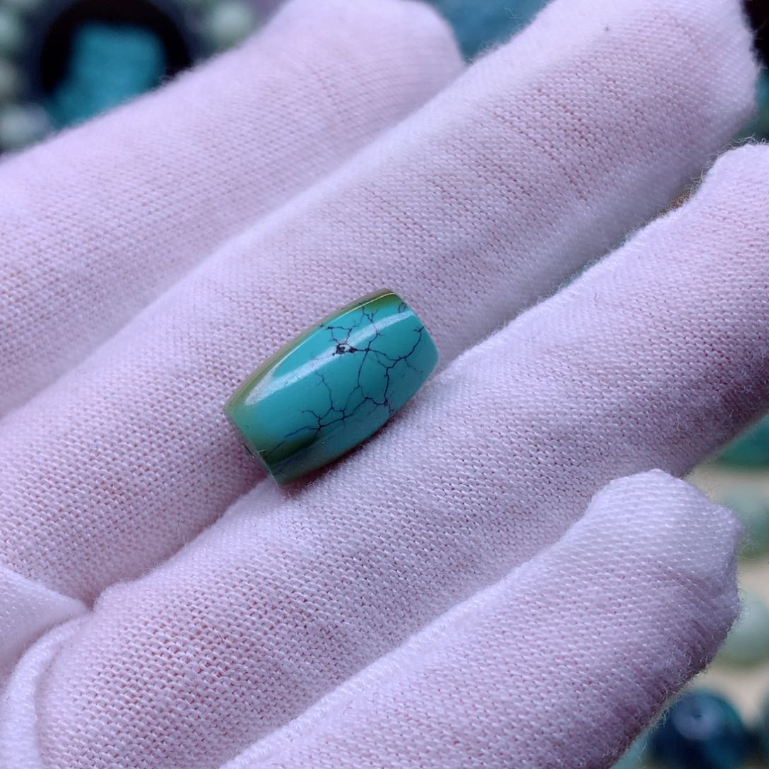 绿松石颈饰未镶嵌