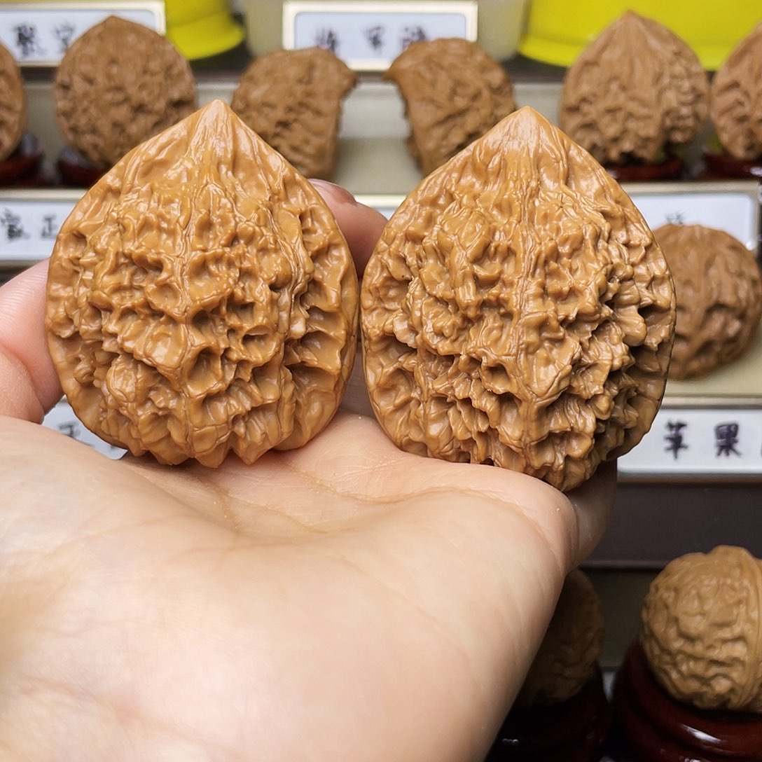 把件文玩核桃一****花官帽48左右