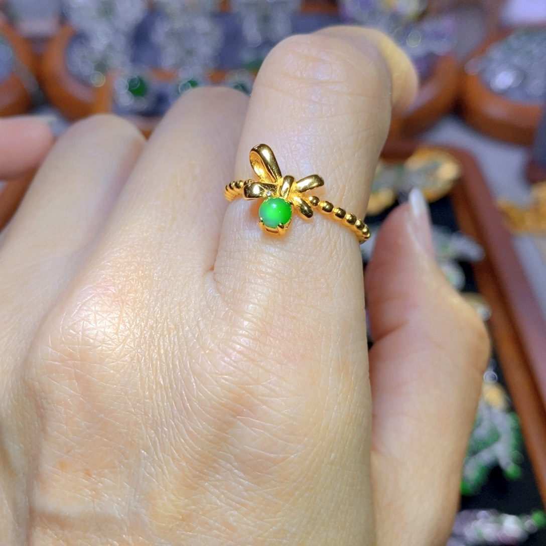 翡翠颈饰银S925镶嵌天然翡翠