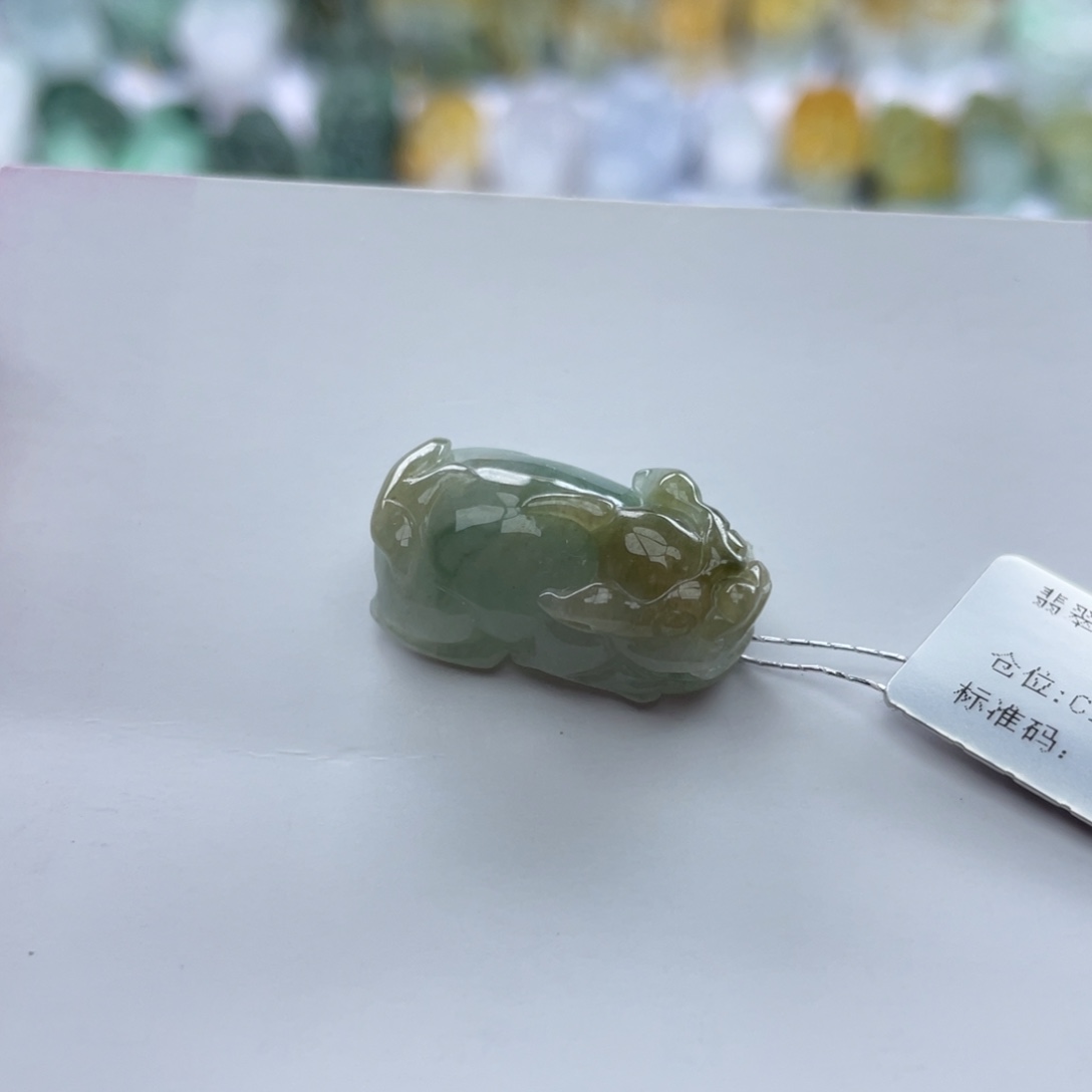 翡翠颈饰未镶嵌貔貅