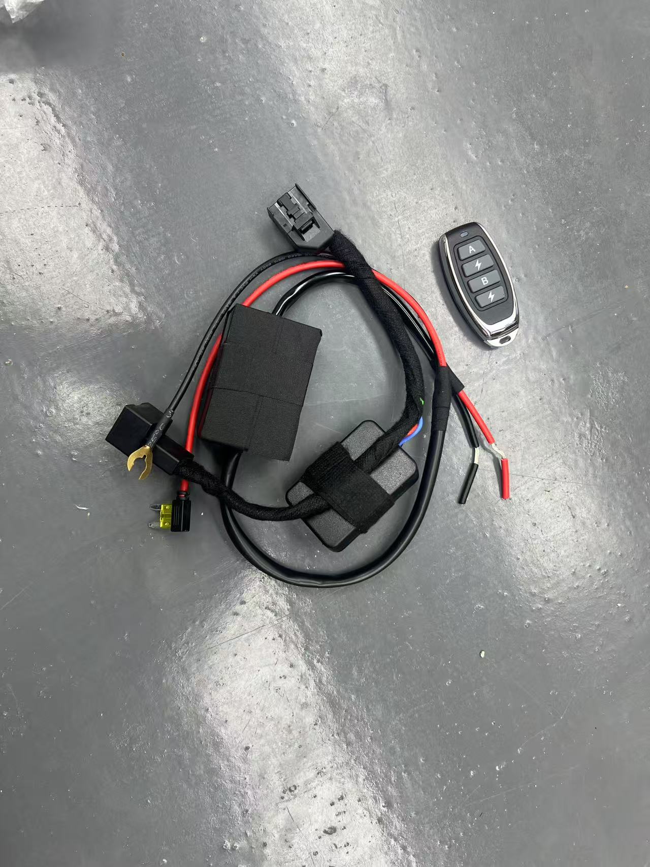 奇瑞iCAR V23车顶按键AUX控制器无损安装射灯控制器改装升级配件