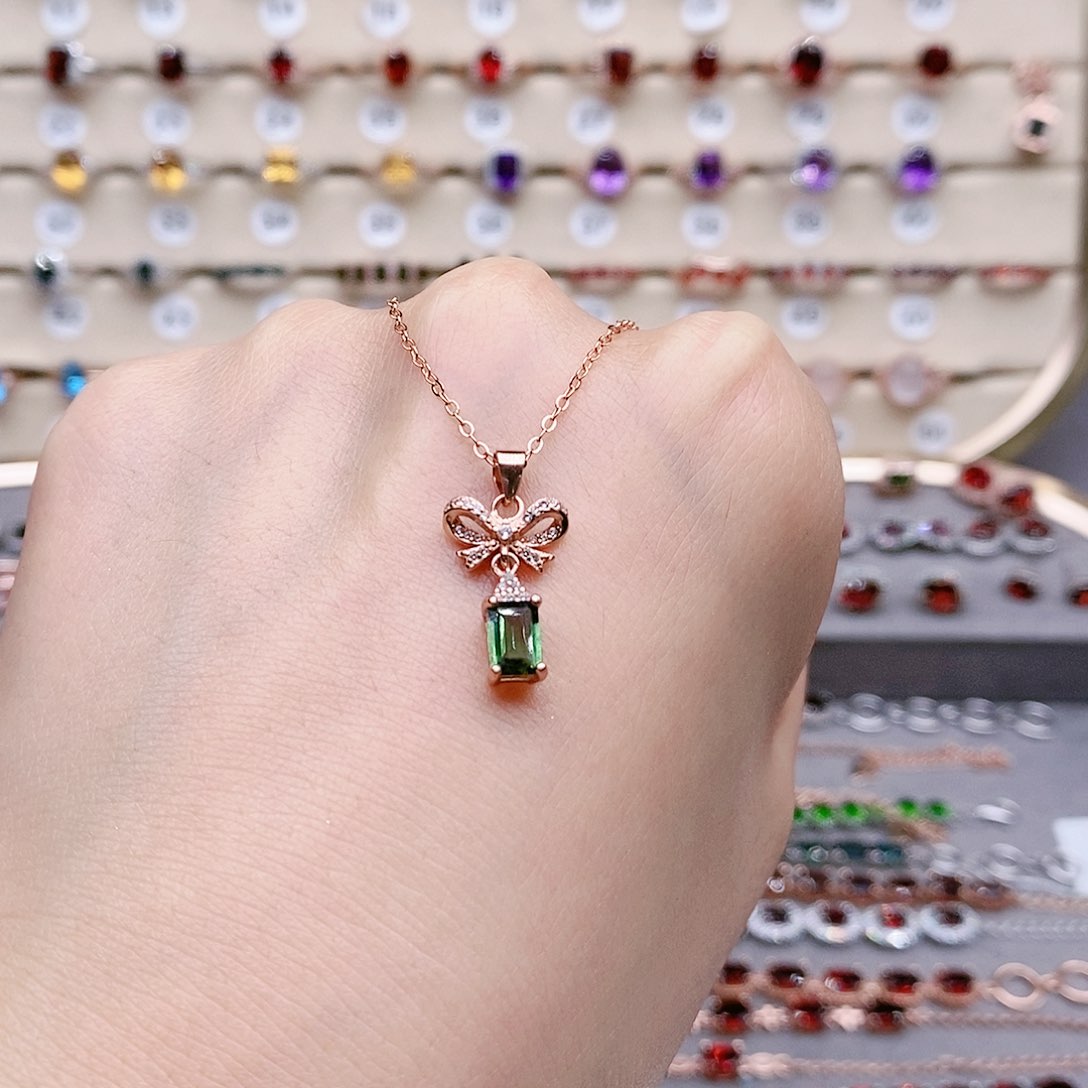 碧玺颈饰银S925镶嵌吊坠