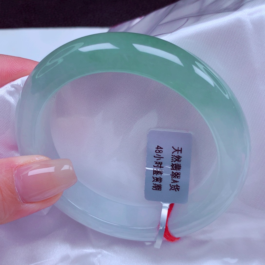 翡翠未镶嵌手镯手镯