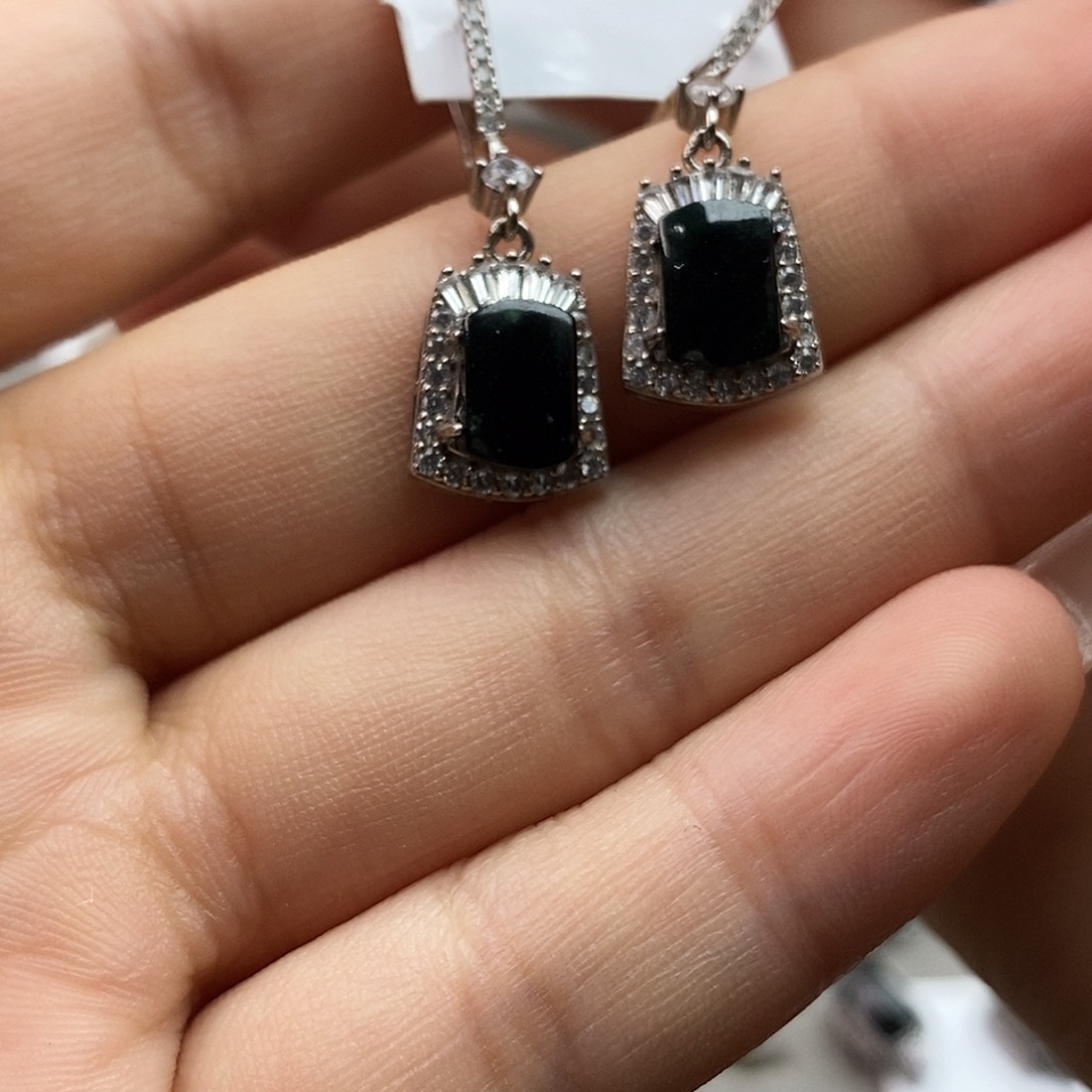 翡翠未镶嵌戒指翡翠