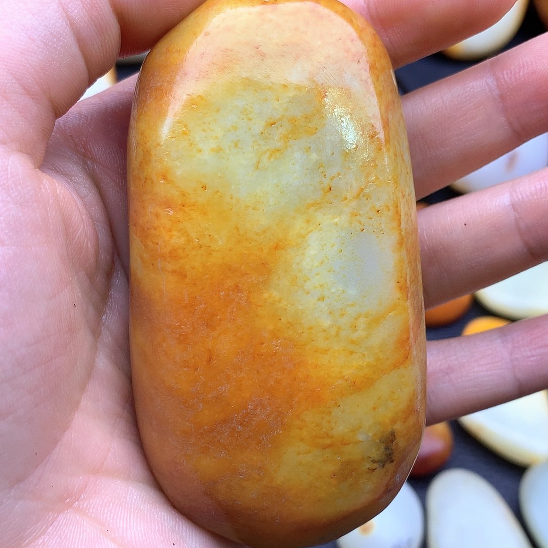 和田玉未镶嵌把件