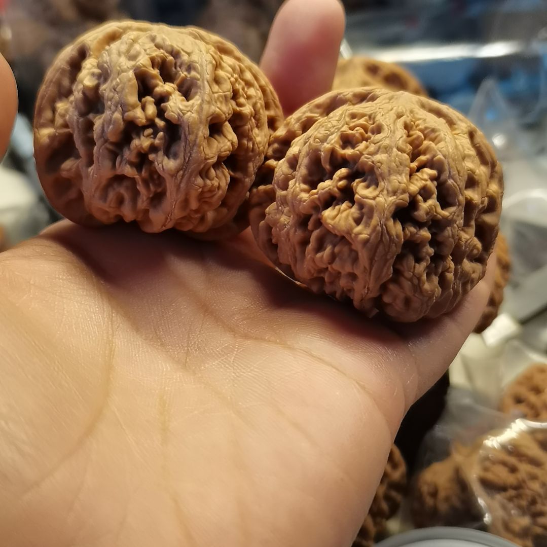 猴头核桃吊坠46+粗筋