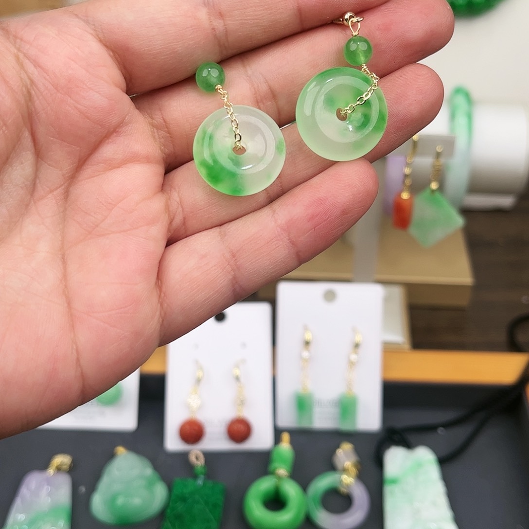 翡翠颈饰14K金镶嵌我