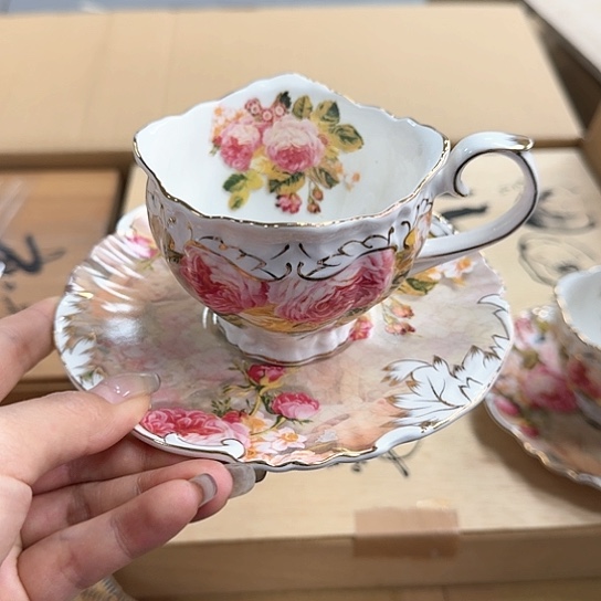 精品瓷器。           