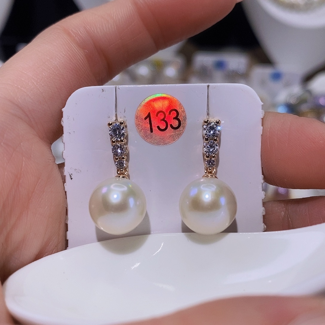 淡水珍珠耳饰未镶嵌