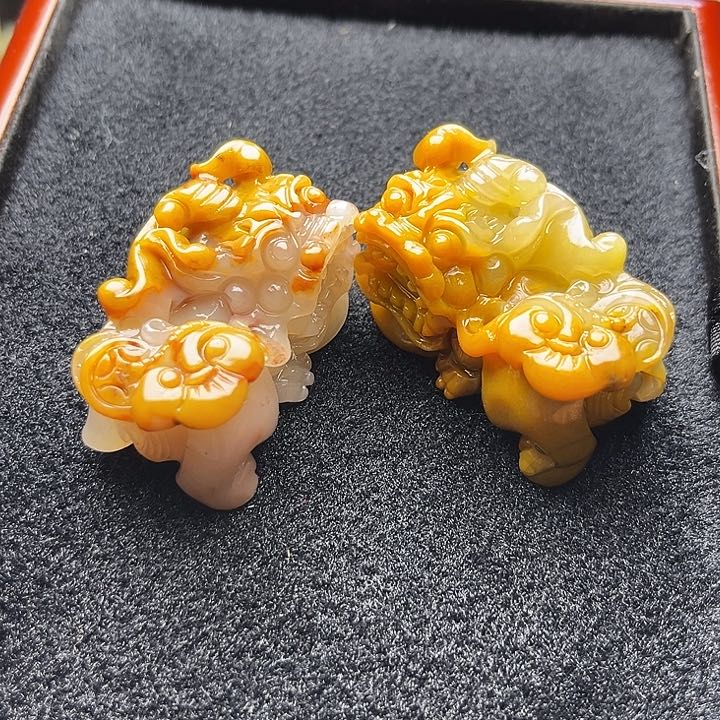 石英质玉（黄龙玉）颈饰未镶嵌