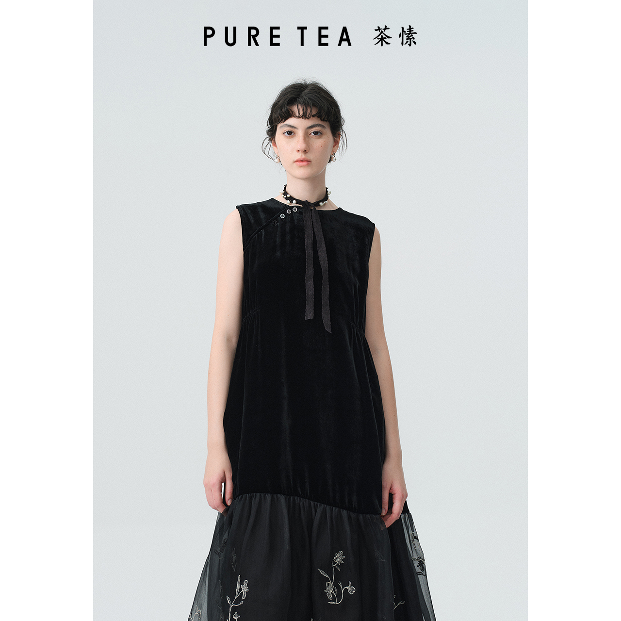 绣花新中式无袖丝绒连衣裙TD1401C11