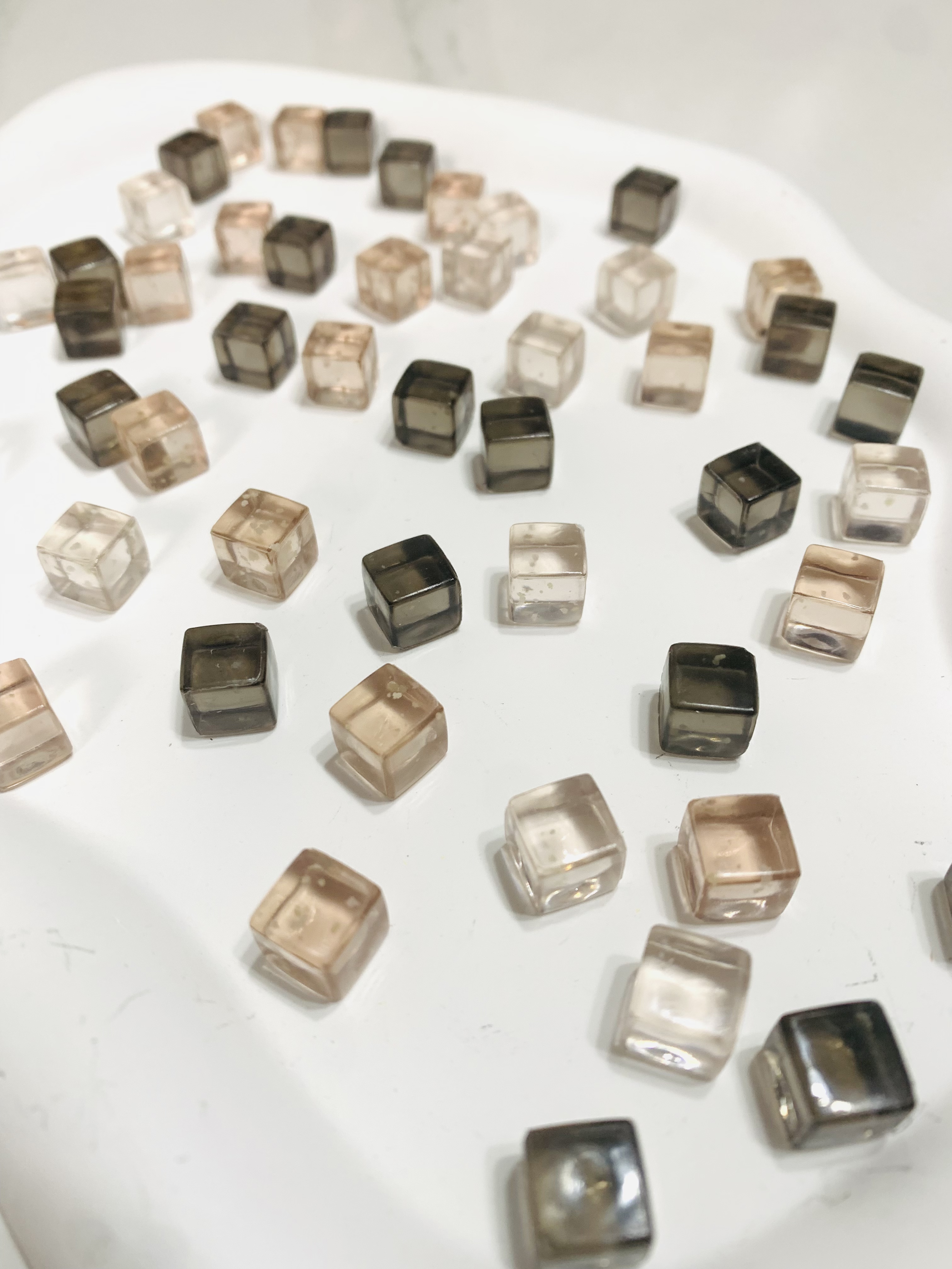 （细闪）焦糖拿铁夜光细闪小冰块8mm创意摆件（一包40颗）