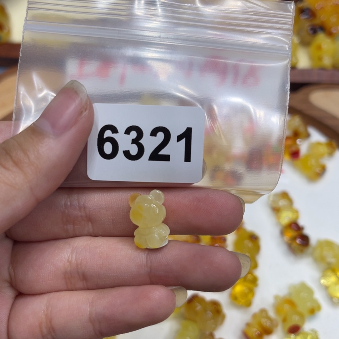 琥珀珠宝奇石未镶嵌