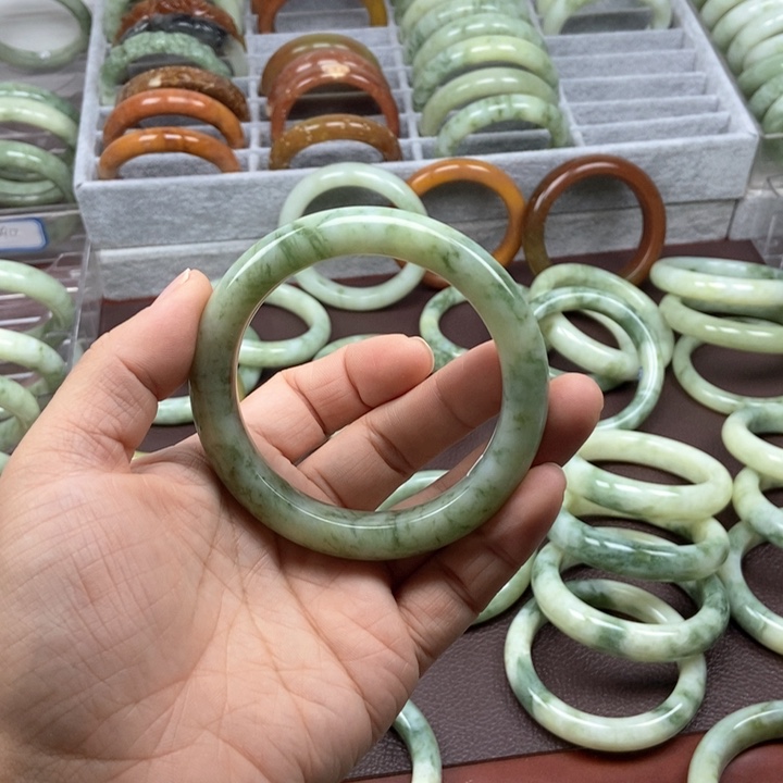 蛇纹石玉手镯未镶嵌心*
