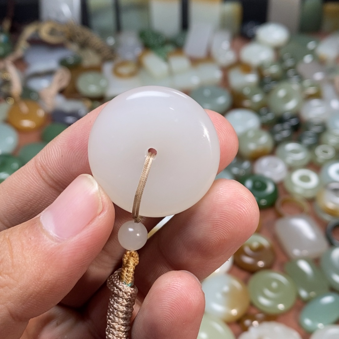 和田玉吊坠(不含链)未镶嵌廿*