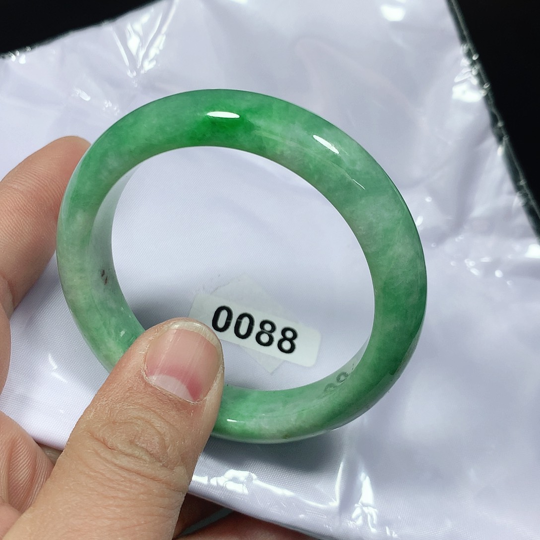 翡翠手镯未镶嵌天然缅甸翡翠手镯A货