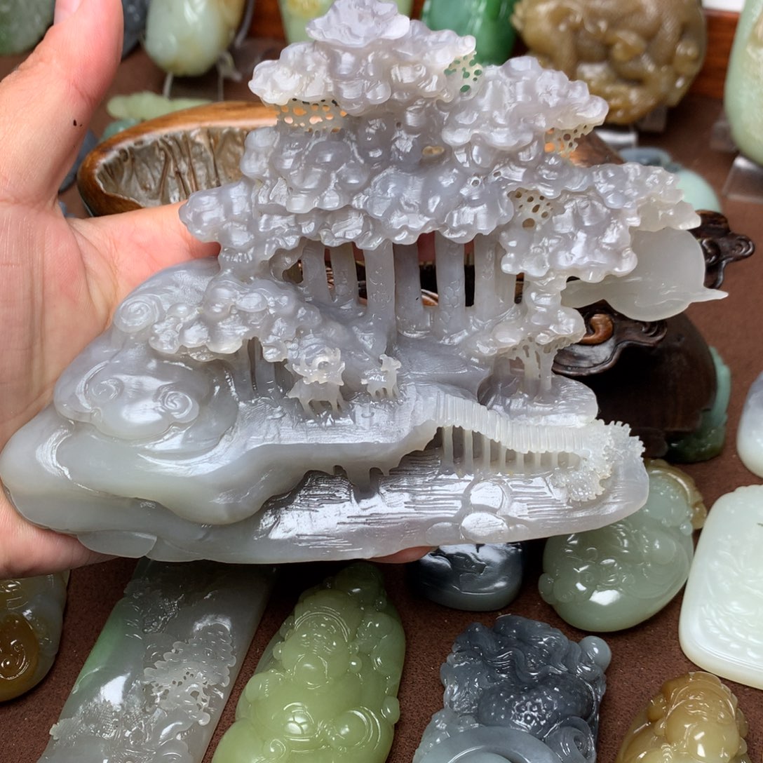 和田玉摆件未镶嵌广****司