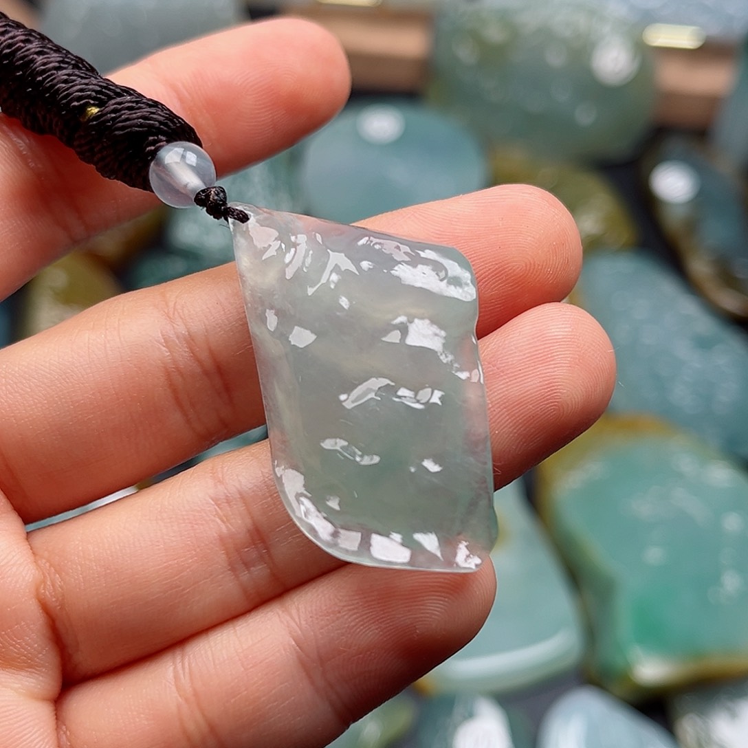 翡翠颈饰未镶嵌挂件