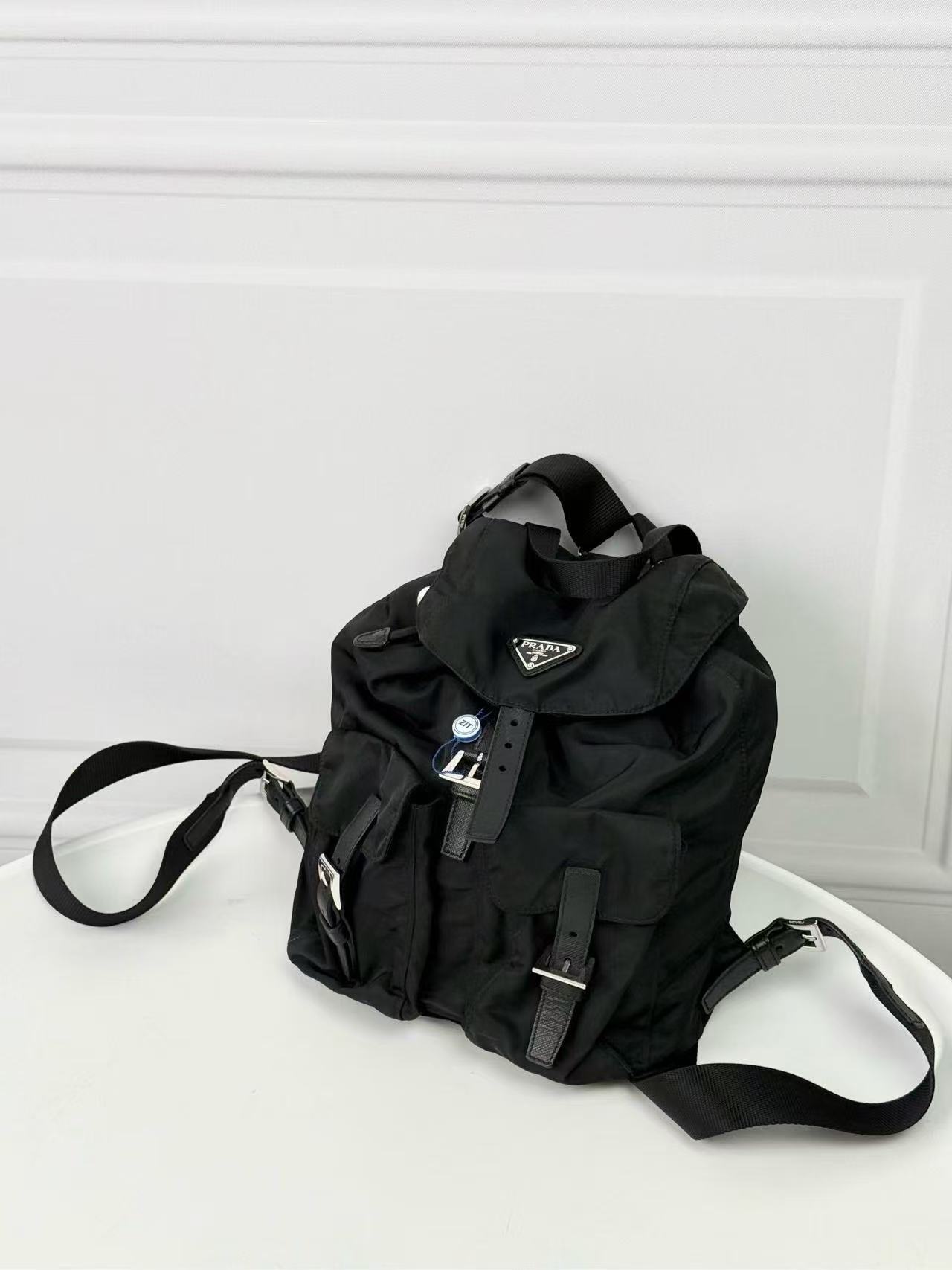 95新 Prada/普拉达 CS6056 Prada 黑银尼龙小号双肩包25底长