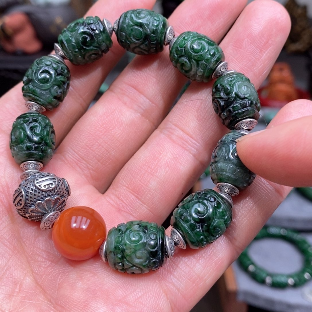 翡翠手链未镶嵌漂亮美眉