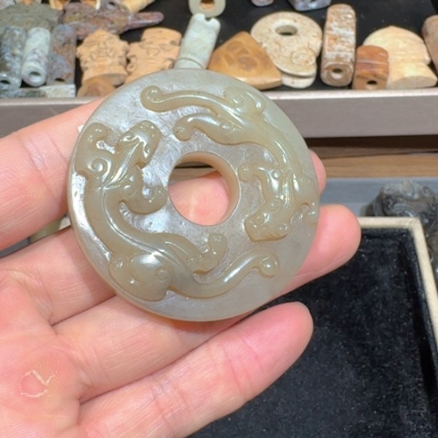 和田玉（青玉）车挂未镶嵌