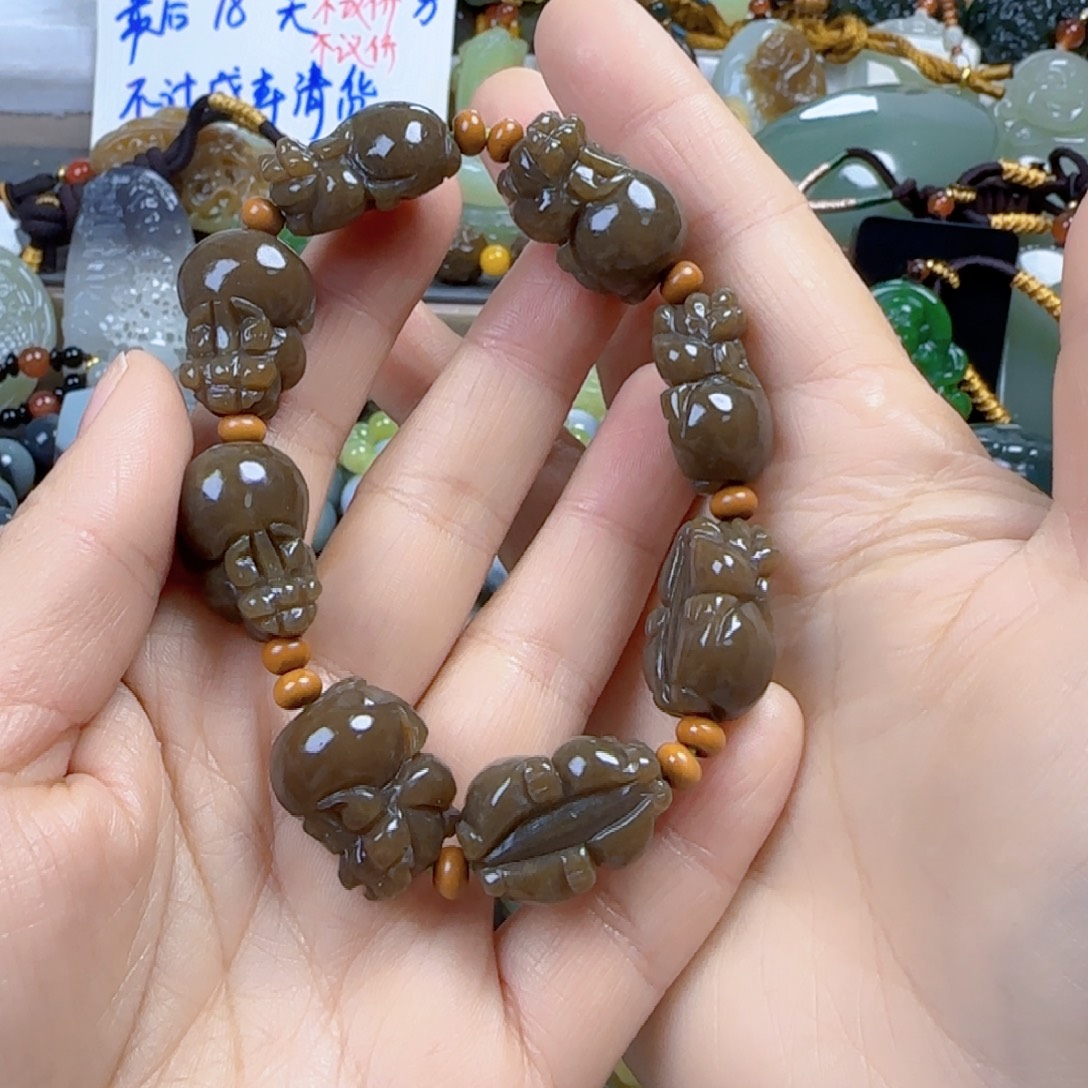 鸿***雁和田玉未镶嵌颈饰