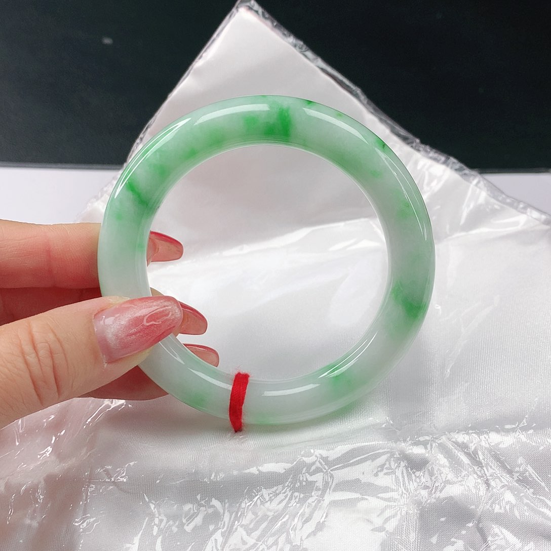 翡翠手镯未镶嵌翡翠010