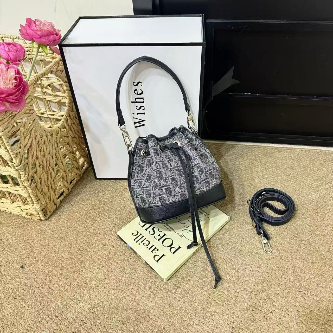 8290【福袋】时尚百搭单肩斜挎女包经典福袋【上宽20高18】