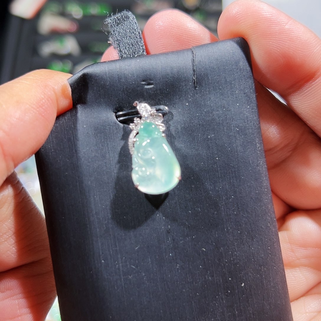 翡翠吊坠(不含链)18K金镶嵌吊坠