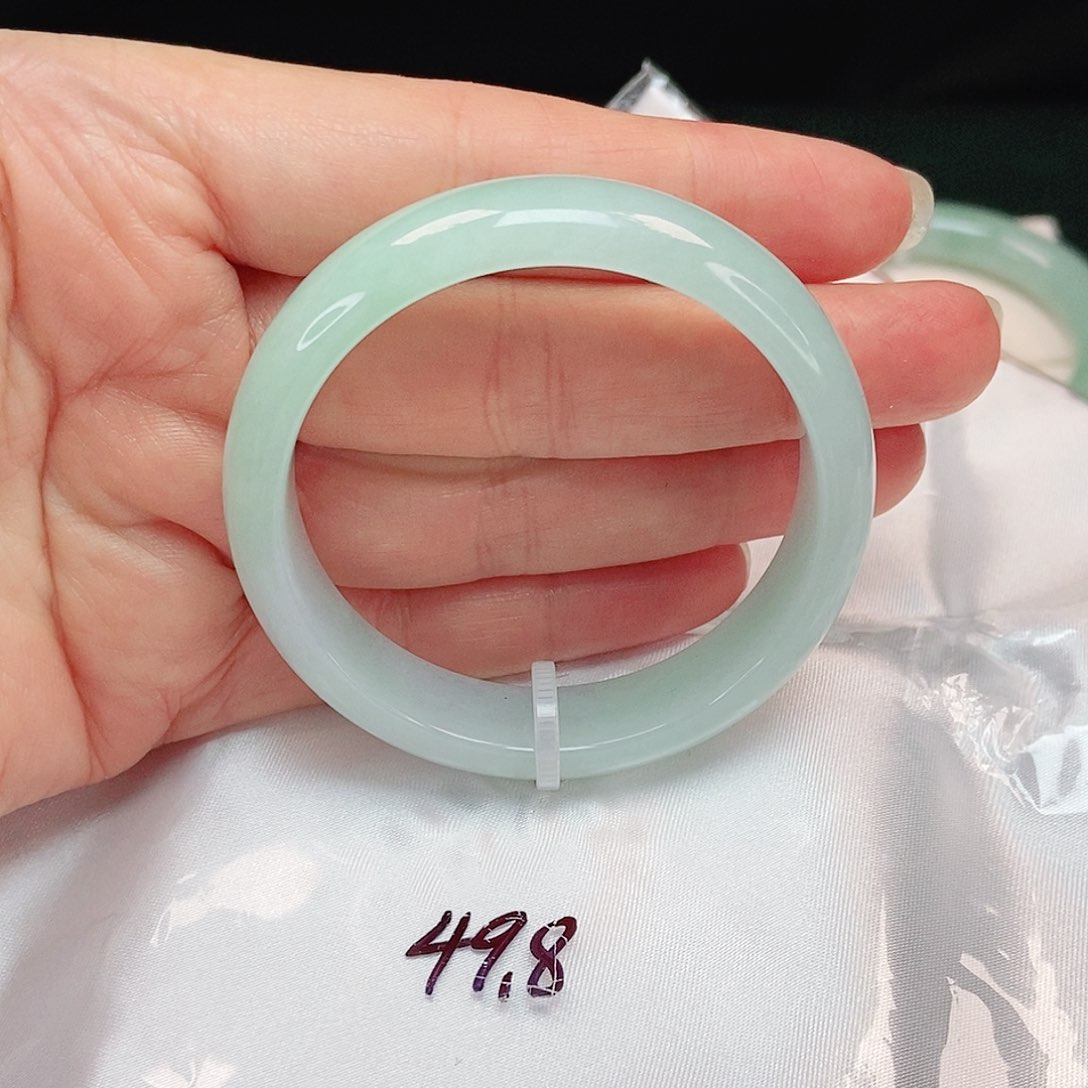 翡翠手镯未镶嵌正