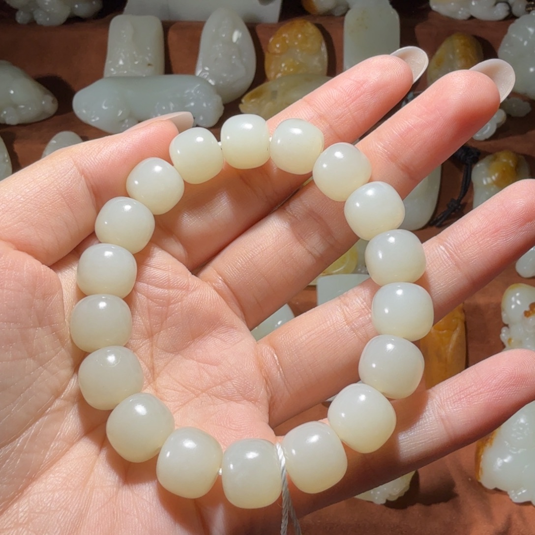 如***.和田玉未镶嵌手链