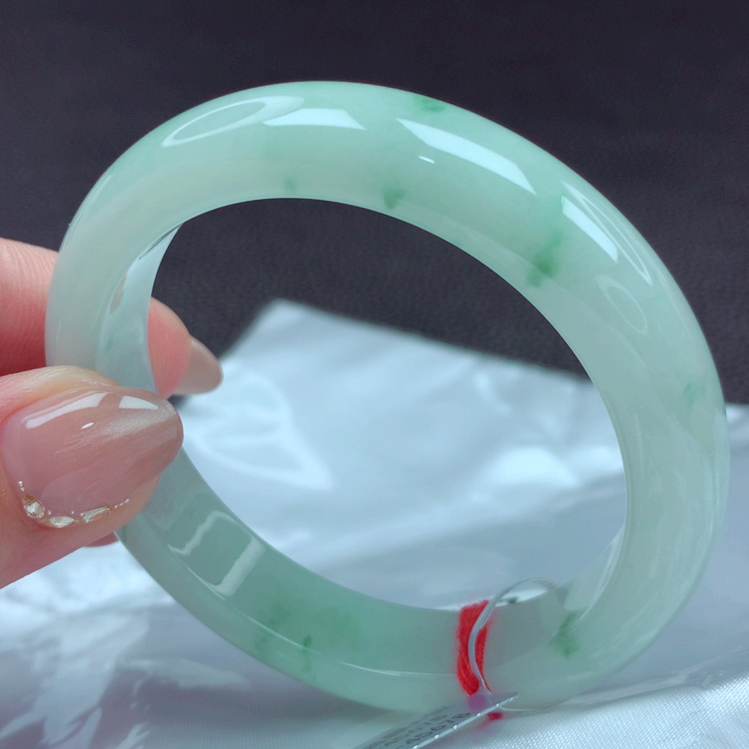 翡翠手镯未镶嵌手镯88