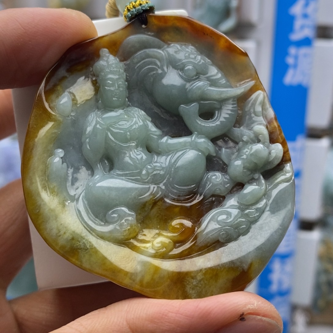 翡翠颈饰未镶嵌砧*观音