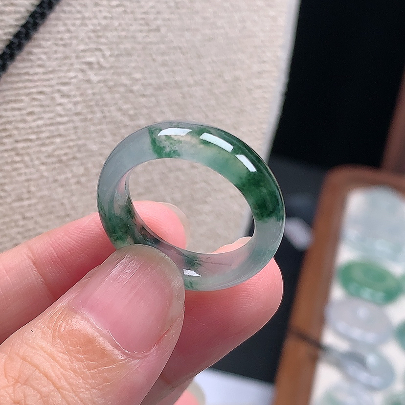 缅甸天然翡翠A货玉石老坑冰种飘花戒圈戒指18.2*7.1*3.8mm
