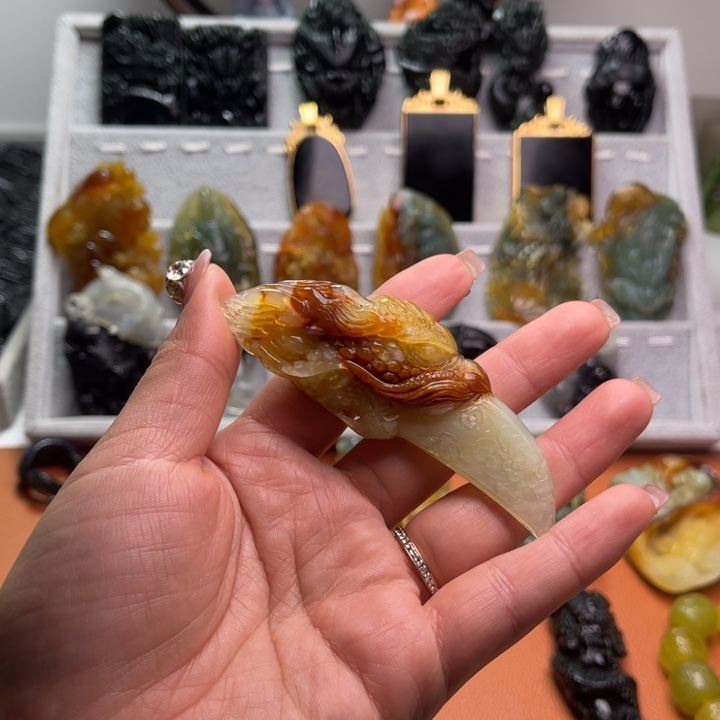 蛇纹石玉颈饰未镶嵌冷*