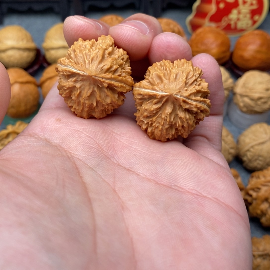 文玩核桃把件刺猬