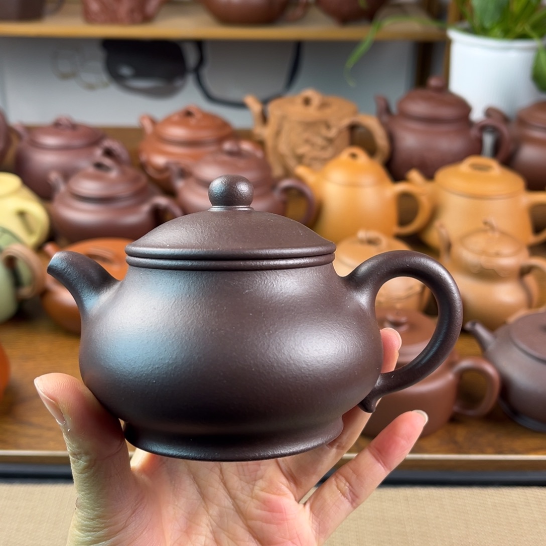 紫砂茶壶手工制作工艺精湛