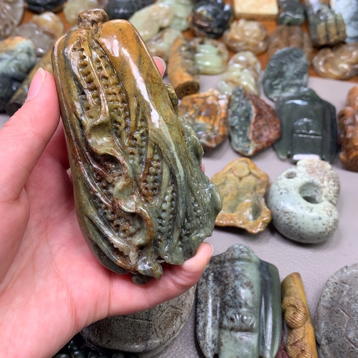 岫岩河磨玉（透闪石质玉）挂件未镶嵌溪*