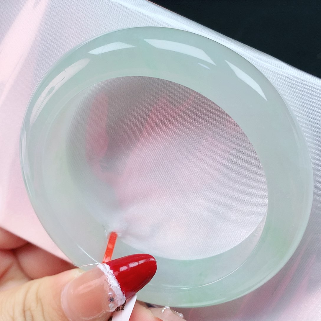 翡翠手镯未镶嵌54圈