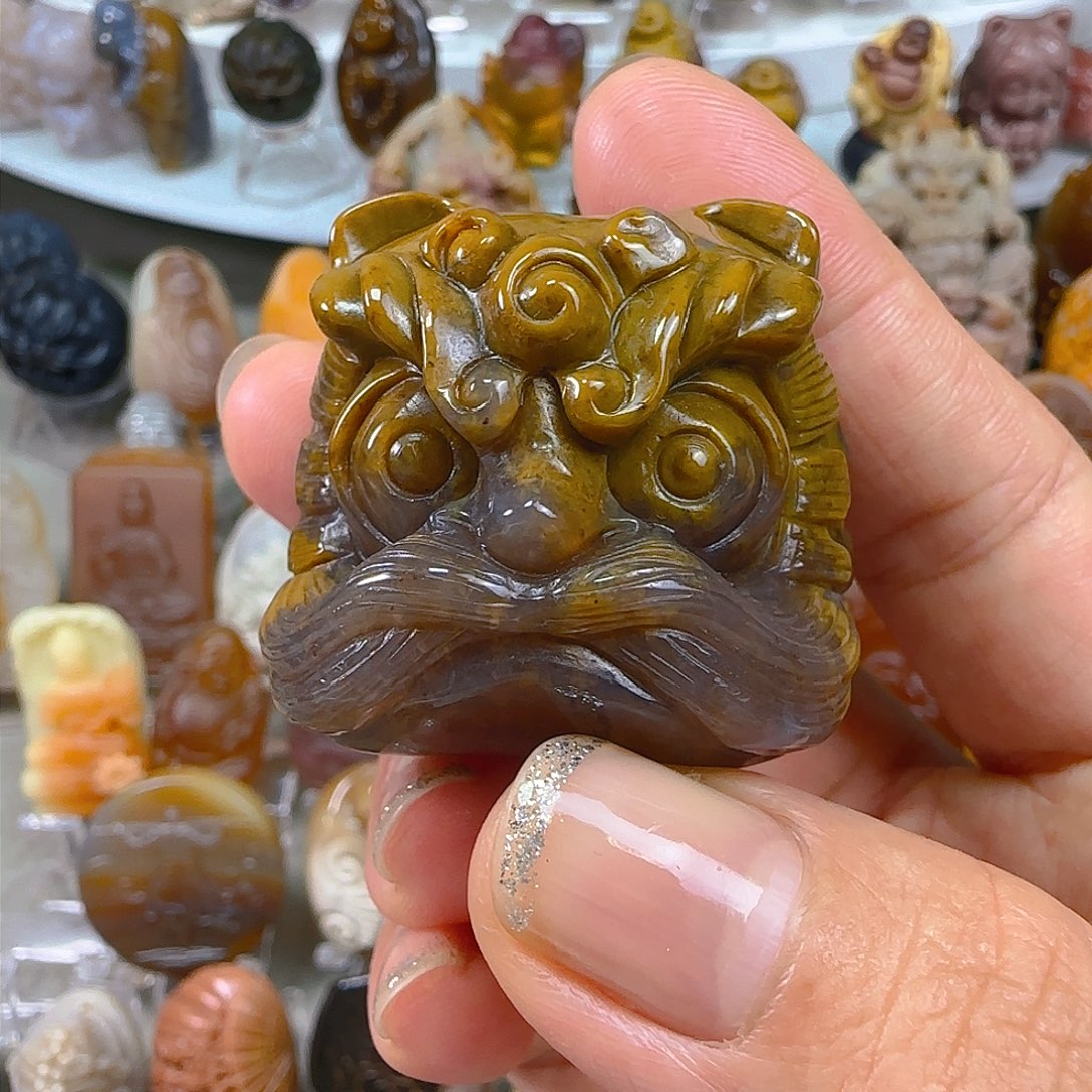 石英质玉手把件未镶嵌天然阿拉善彩玉醒狮头手把件