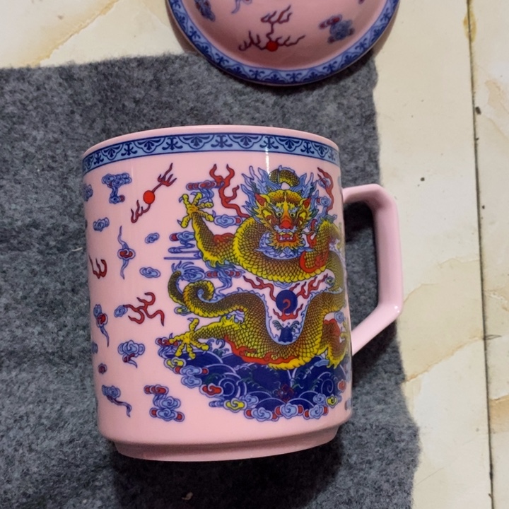 摆件陶红稀土斗彩龙凤办公杯（神龙底款）